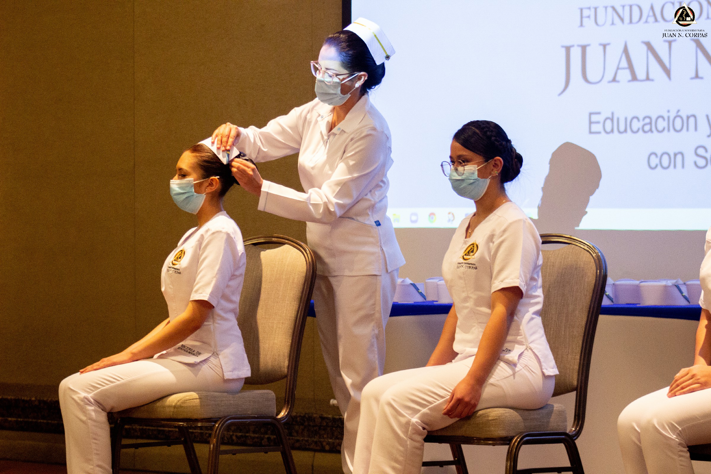 Ceremonia de entrega de Símbolos Enfermeros 2