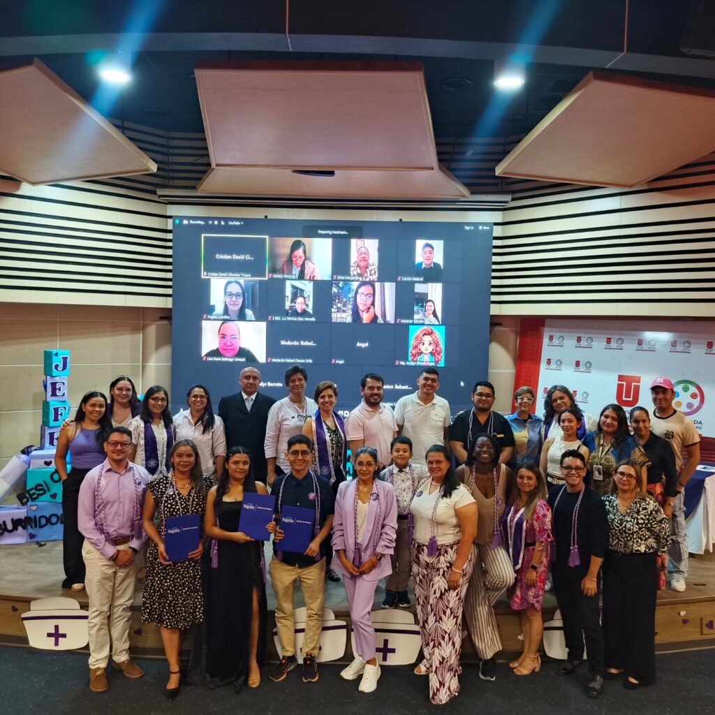 Reconocimiento Decana María Antonina